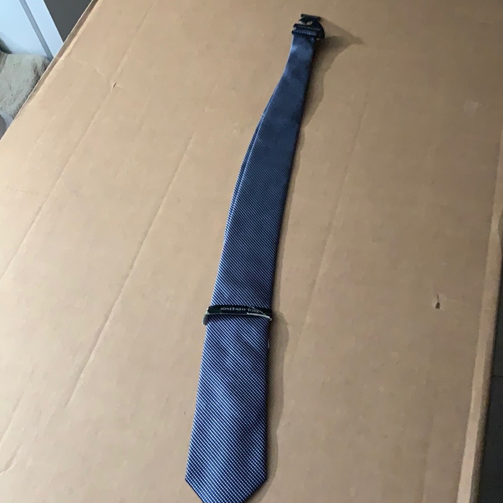 Jones New York tie